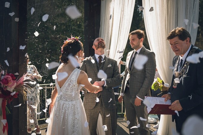 Fotografia weselna czyli wychodzimy ze studia . Co to jest na co zwraca, uwagę jak zacząć.?